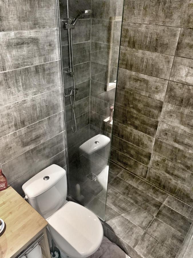 Appartement Duplex Climatise Avec Wi-Fi - Plage Pointe Marin A Pieds, Recemment Renove Сент-Анн Экстерьер фото